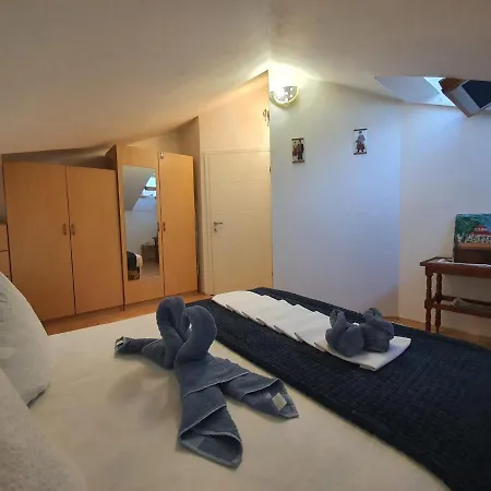 D Free Parking & Wifi, Walking Distance To Centrum