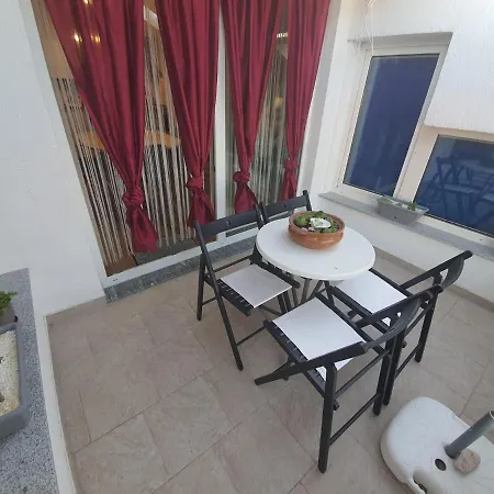 D Free Parking & Wifi, Walking Distance To Centrum Apartamento