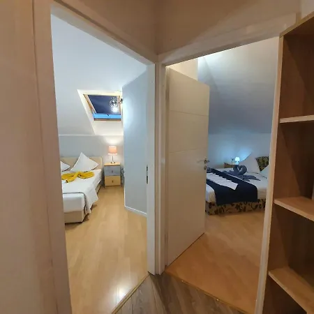 D Free Parking & Wifi, Walking Distance To Centrum Apartamento *